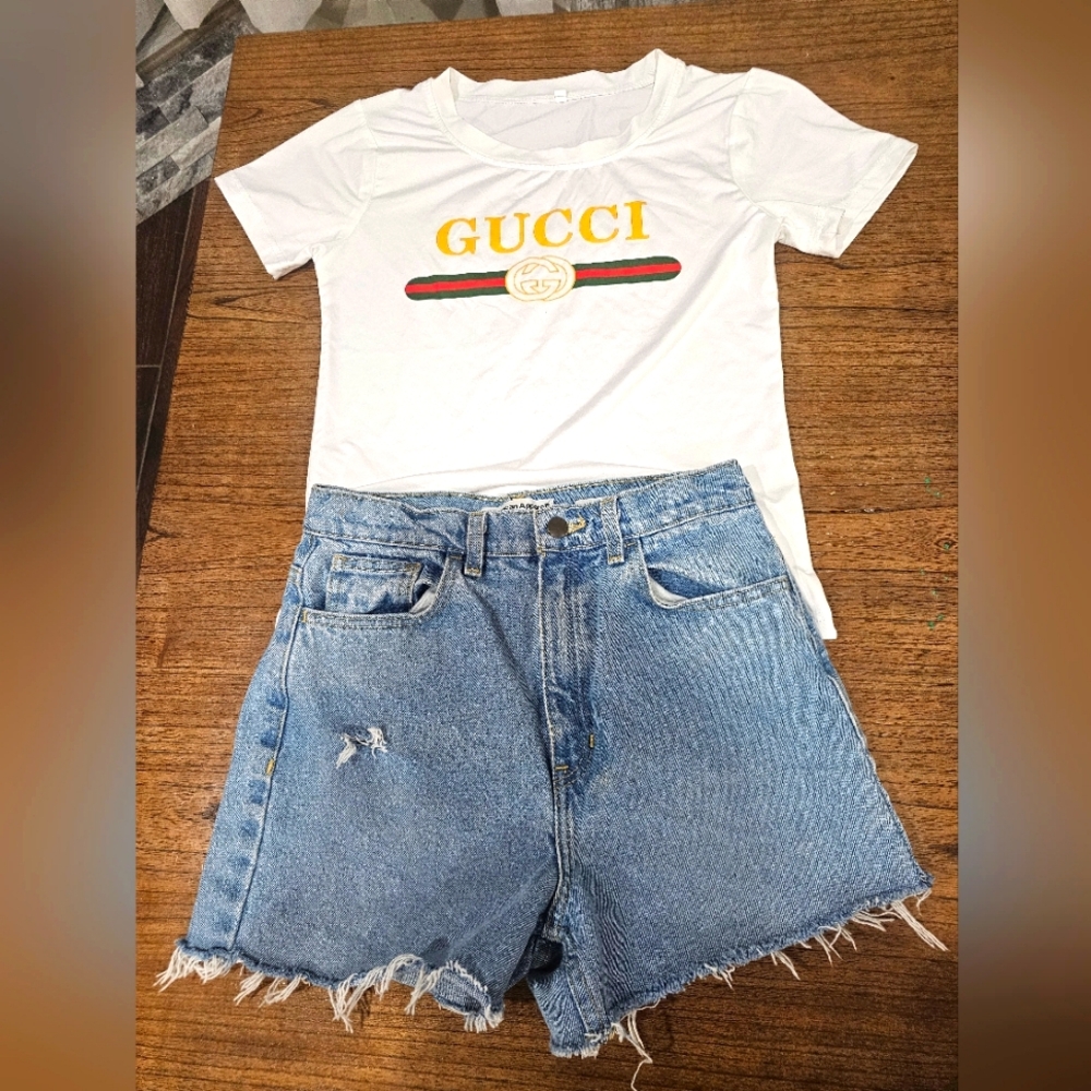 Sumer outfit t-shirt and jeans shorts